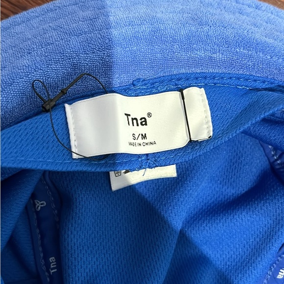 Aritzia terry cloth bucket hat - Picture 3 of 3